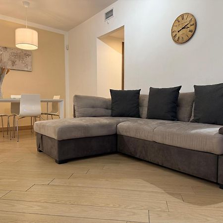 Comecasa Modern Apartment In Historical Centre Asti Exteriér fotografie