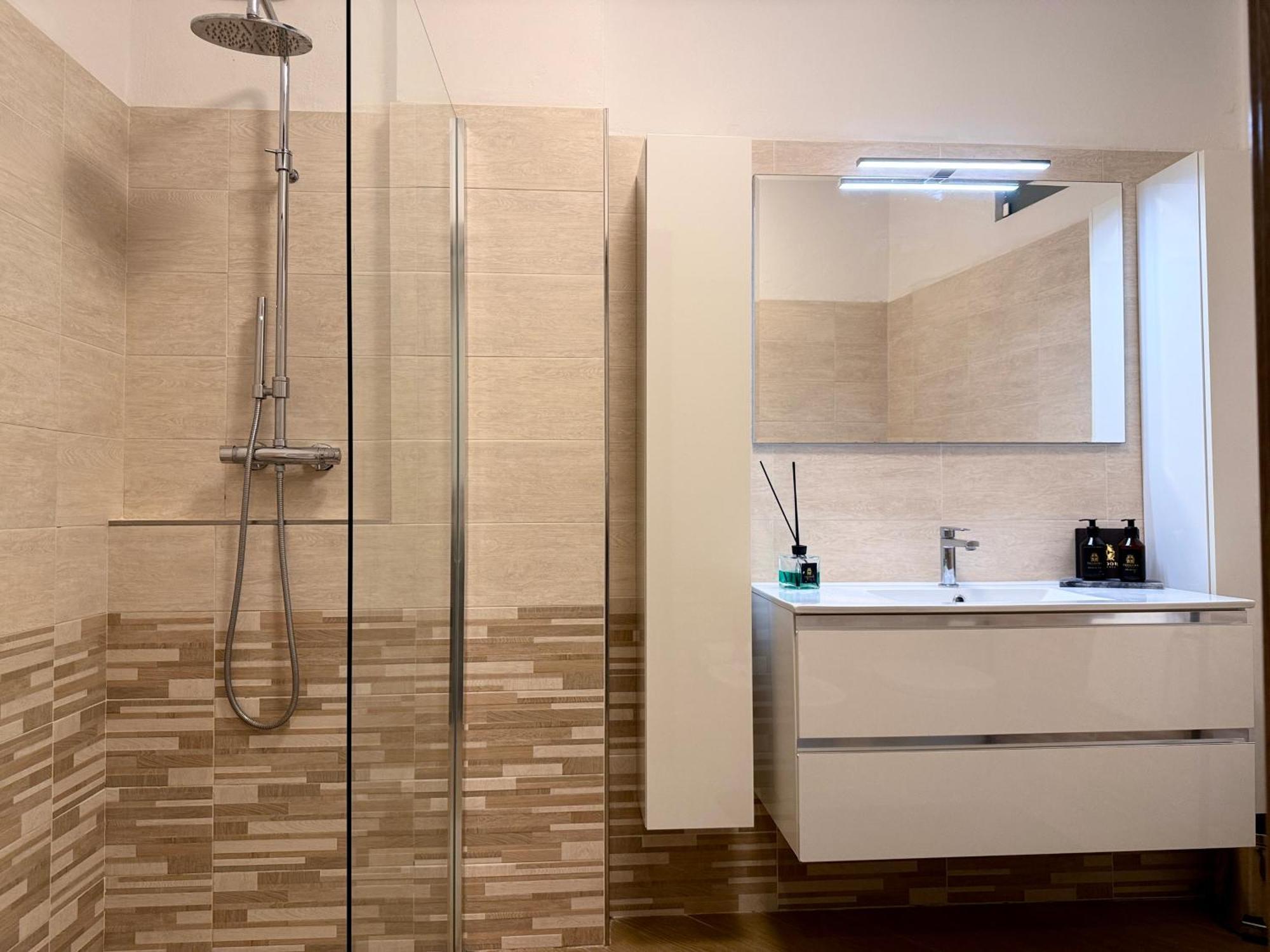 Comecasa Modern Apartment In Historical Centre Asti Exteriér fotografie